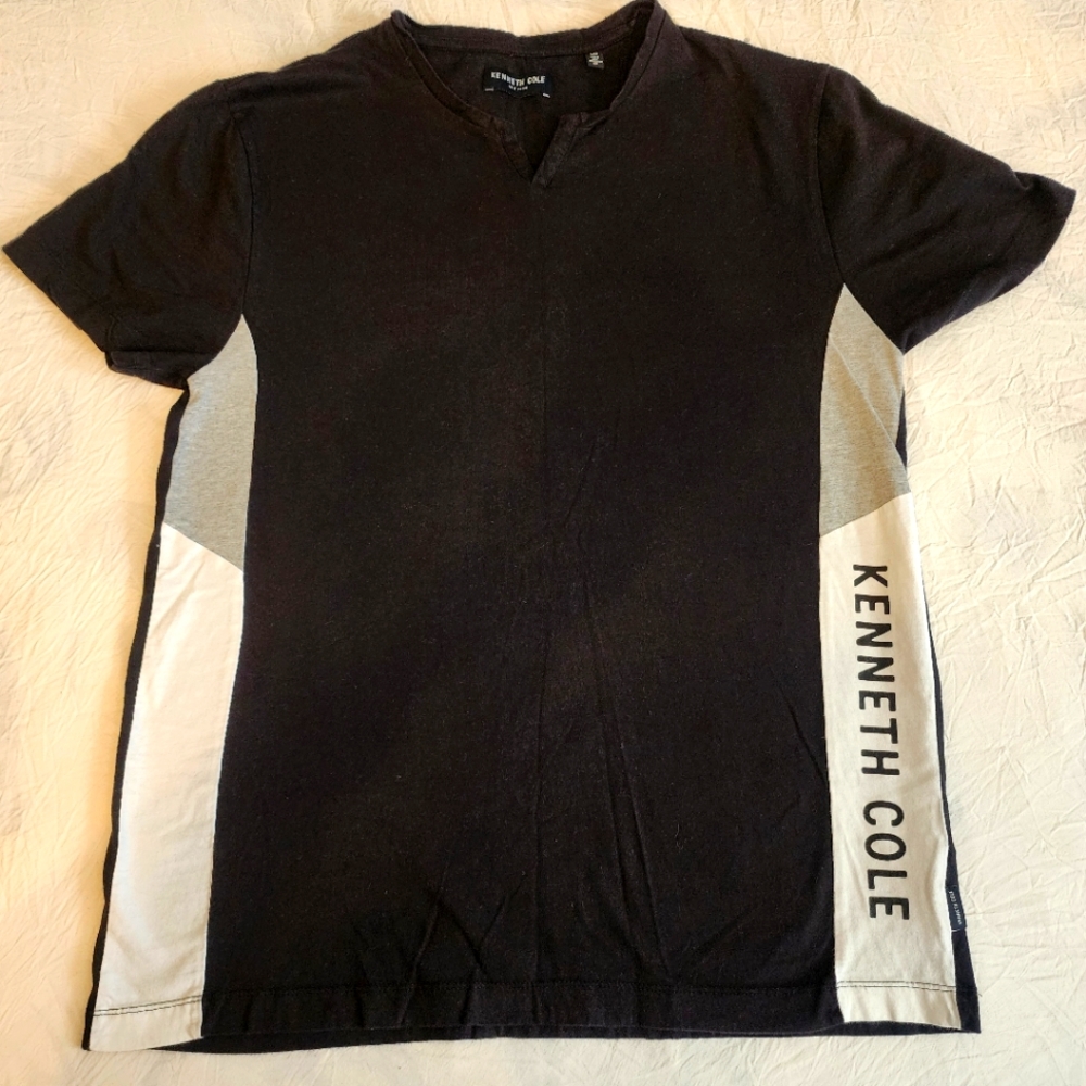 Kenneth Cole Men’s Short Sleeve Tshirt  Large Black & White